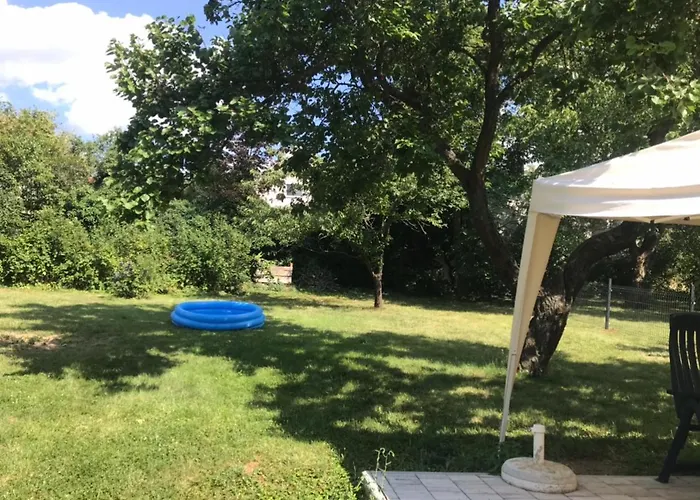 Apartman Hollabrunn-rest-relaxation-garden Contactless Check-in